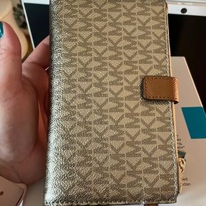 Michael Kors wristlet